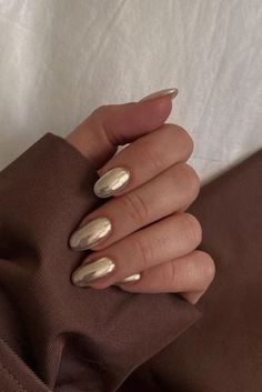 Mob Wife Aesthetic Nails, mob wife nails, luxury nails, classy nails, gold nails, gold french tip nails, metallic nails Subtle Gold Chrome Nails, Crome Nails Gold, Gold Nail Chrome, Sheer Gold Chrome Nails, Hold Chrome Nails, Gold Dip Nails Powder, Natural Metallic Nails, Glazed Gold Nails, Gold Crome Nails Almond