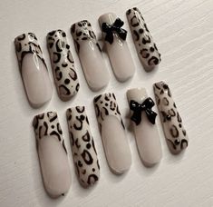 White Nails Not Acrylic, Nail Art Leopard Print, Black And White Leopard Print Nails, Gel Nails Ideas Oval, Black And White Leopard Nails, Nail Designs Zebra Print, Nail Ideas Leopard Print, Grey Leopard Nails, Snow Leopard Nails