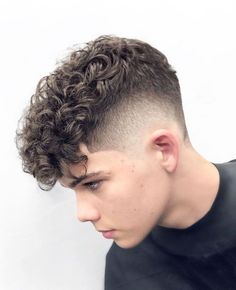 Blowout Haircut Men, Blowout Taper Fade, Blowout Haircuts, Undercut Curly Hair, Drop Fade Haircut, Curly Hair Fade, Drop Fade, Curly Undercut