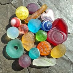 Inedible Things That Look Good, Sea Glass Aesthetic, Ocean Trinkets, Ocean-inspired Colorful Beads Jewelry, Ocean Crystals Aesthetic, Multicolor Glass Beach Jewelry, Collecting Seashells Aesthetic, Cool Rocks, Summer Aesthetic