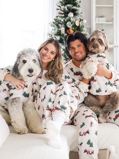 Whimsical waffle knit pajamas in matching styles for pups + people. These festive jammies feature a magical wintery scene on a premium, medium-weight waffle knit fabric.  Get cozy with your fur fam and add a dose of holiday cheer with our best-selling pajamas featured in the Hallmark Gift Guide. Christmas Pajama Pictures, Grinch Pajamas, Knit Pajamas, Matching Family Christmas Pajamas, Unisex Pajamas, Winter Szenen, Matching Christmas Pajamas, Christmas Family Photos, Dog Pajamas