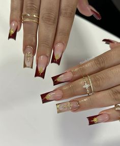 Formal Accessories Gold, Nail Designs With Gold Charms, Red Gold Nails Acrylic, Gold Accent Nails Acrylic, Red Nails With Gold Charms, White Red And Gold Nails, Red And Gold Nails For Quinceanera, Gold And Red Nail Designs, Gold And Red Nails Ideas