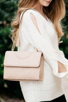 Cream Sweater with Cut Outs / Tory Burch Bag / Fall and Winter Style / Outfit Ideas / Fashion Edgy Fashion Chic, Outfit Ideas Fashion, Top Fashion Bloggers, Women Fashion Edgy