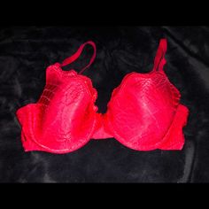 New Never Worn Fitted Red Padded Bra, Elegant Fitted Red Bra, Elegant Red Bra Partially Lined, Red Fitted Bra With Padded Cups, Fitted Red Bra With Padded Cups, Elegant Red Partially Lined Bra, Cheap Red Bra, Cheap Red Summer Intimates, Cheap Padded Red Intimates