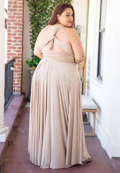 From formal wear to the beach, this one plus size dress can take you from day to night and back again... all depending on how you wrap it! Beach Formal Wedding Guest Plus Size, Plus Size Wedding Guest Outfit, Infinity Dress Styles, Convertible Wrap Dress, Beach Formal, Pregnant Lady, Plus Size Clothing Stores, Plus Size Brides, Trendy Plus Size Fashion