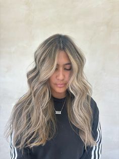 asian hair, balayage on asian hair, blonde balayage, beige blonde, bronde, brunette balayage, babylights, balayage, highlights, haircut, blowout, 90s blowout, curls, beach wave, babylights on dark hair, k18, kerastase, olaplex, loreal pro 90s Blowout Curls, Blonde On Asian Hair, Blonde Balayage On Asian, Blonde Balayage On Asian Hair, Blonde Babylights On Dark Hair, Beige Balayage On Dark Hair, Partial Balayage Blonde, Asian Blonde Balayage, Asian Balayage Hair