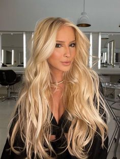 Buttery Blonde, Bottle Blonde, Classy Hairstyles, Golden Blonde Hair, Long Blond, Ginger Hair Color, Gold Blonde, Blonde Hair Inspiration, Blonde Hair Looks