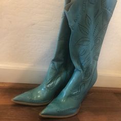 Gorgeous Turquoise Colored Cowboy Boots. Soft Thinner Leather That Is Comfortable. Heels Measure 4 1/2 Inches Tall. Bcbg Brand. Boot Size Says 9 1/2 But It Feels Like They Fit More Like A Nine This Would Be Perfect With A Wedding Dress For Your “Something Blue”. They Look Fantastic With Turquoise Jewelry And White Or You Can Wear Them With Jeans I Have Lots Of Designer Boots And Dresses For Sale. See Listings Or Ask. Happy To Bundle Colored Cowboy Boots, Boots And Dresses, Turquoise Cowboy Boots, A Wedding Dress, Comfortable Heels, And Dresses, Designer Boots, Turquoise Color, Something Blue