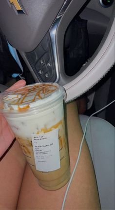 Starbucks With Cold Foam, Starbucks Drinks With Sweet Cream Foam, Chai Latte Recipe Starbucks, Starbucks Drinks Chai Latte, Starbucks Chai Tea Latte Order, Iced Chai Tea Latte Starbucks Orders, Starbucks Drinks Chai, Starbucks Fall Drinks Iced, Chai Starbucks Drinks