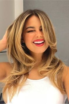 butterfly haircut 2024 trend One Length Hair, Face Framing Hair, Long Blonde Wig, Blonde Wigs, Framing Layers, Front Hair Styles, Long Bob Hairstyles, Long Blonde