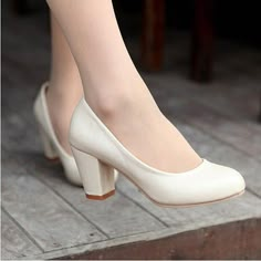 Cream Heels, Heels Aesthetic, Heeled Pumps, Low Heel Pumps, Prom Heels, Heels Classy, Black Pumps Heels, Fancy Shoes