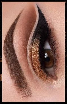 Gold Eyeshadow - Makeup Idea Dramatic Black And Gold Eye Makeup, Black And Golden Makeup, Dark Gold Makeup, Black And Gold Eyeshadow Looks, Black And Gold Aesthetic Fashion, Black Angel Makeup Halloween, Black And Golden Eye Makeup, Black And Gold Photoshoot, Gold And Black Makeup Looks