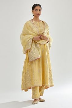 Shop for Kora Yellow Silk Chanderi Embroidered A-line Kurta Set for Women Online at Aza Fashions Ethnic Fashion Indian, Gota Embroidery, Sheer Dupatta, Yellow Kurta, Chanderi Dupatta, Kaftan Designs, Punjabi Dress, Saree Designs Party Wear, Shoes Diy