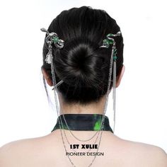 【High-Quality Materials】: A luxurious fusion of 18k Platinum Plated copper and high-end green zirconia, this hairpin sings of opulence. 【Size Details】: Version A stretches 17.5cm weighing 30g, while Version B extends 19cm, tipping the scales at 47g. With tassel chains of 15cm and 40cm. 【Novel Design】: A masterstroke of design, this hairpin's chain is detachably enchanting, doubling as a necklace. It's as if you've unlocked an ancient serpent's treasure, offering versatility in elegance. 【Some Ti