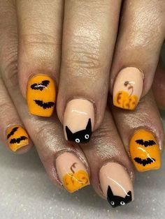 #halloween #nails #fall #nailart #spooky #nailsofinstagram #love #beauty #halloweencostume #fashion #october #photography #hair #pumpkin #nailswag #autumn #nailsonfleek #trickortreat #style #art #beautiful #travel #naildesign #photooftheday #instagood #halloweenmakeup #nailstagram #horror #naildesigns #scary Jackolantern Nails, Halloween Nails Cat, Black Cat Pattern, Halloween Nail Ideas, Halloween Manicure, Halloween Nails Easy, Simple Fall Nails, Winter Nails Acrylic, Fall Acrylic Nails