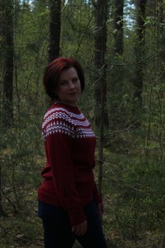 Warm ,cozy and soft Christmas sweater. Knitted by hand from natural wool, perfect for women ,girls and seniors. Dress up with it for Christmas party, impress your friends and loved ones. Size : L  Eu - 42 UK - 14 USA - 10 Bust : fits bust around 98-102cm  Waist : fits waist around 76-80 cm Hips : fits hips around 104- 108 cm Care :  *Hand wash ,max 30 degrees. *Don't use too much detergent. *Wash with inside out. *Don't let the garment soak. *Don't use the fabric softener. *Let it dry flat. If Y Red Christmas Sweater, Soft Christmas, Pullover Women, Handmade Sweater, Boho Sweater, Mohair Yarn, Alpaca Sweater, Dress Handmade, Silk Yarn