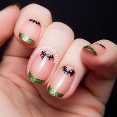 Arguably the easiest Halloween manicure to achieve at home, this design inspired by Frankenstein's monster from Phoenix-based nail artist Sarah Thompson only requires black and metallic green nail polishes, a detailing brush, and a steady hand. Halloween Nail Art Tutorial, Fun Halloween Nails, Nailart Tutorial, Halloween Nail Art Easy, Chalkboard Nails, Nail Magic, Halloween Nails Diy, Nail Art Halloween