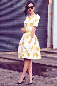 this dress would be perfect. Pockets are great for tissues at weddings Christening Outfits, Dresses Guest, Guest Attire, Wedding Guest Looks, 50 Style, Retro Mode, Stylish Wedding