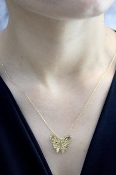 Follow on Instagram - @zeynepli.gold.tr My Web Site - https://www.zeynepligold.com/ * Zeynepli Gold is a fine jewelry company. Please do not hesitate to ask us questions. We are always here to help you. Enhance your jewelry collection with our stunning 14K Gold Butterfly Necklace. This elegant piece features a beautifully crafted butterfly pendant that symbolizes transformation and grace. Perfect for everyday wear or special occasions, this necklace adds a touch of sophistication to any outfit. Product Details: Material: 14K Solid Gold Pendant: Butterfly Design Chain Lengths: Available in 16", 18", 20", 22", 24", and 26" (40 cm, 45 cm, 50 cm, 55 cm, 60 cm, and 65 cm) Clasp: Secure spring-ring closure Features: Customizable Length: Choose the perfect chain length for your style and comfort. Elegant Yellow Gold Butterfly Necklace, Luxury Gold Butterfly Jewelry, Luxury Gold Butterfly Pendant Necklace, Elegant Gold Butterfly Pendant Necklace, Elegant 14k Yellow Gold Butterfly Necklace, Yellow Gold Plated Butterfly Necklace, 14k Yellow Gold Butterfly Pendant Necklace, Gold Filigree Sterling Silver Necklaces, Gold Sterling Silver Butterfly Necklace Fine Jewelry