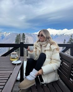 Chile Winter Outfit, Switzerland Winter Outfits Women, Argentina Winter Outfit, Santiago Chile Outfit, Buenos Aires Style, Banff Outfit Winter, Outfit Paris Invierno, Winter Snow Outfits Women, Germany Outfits Winter