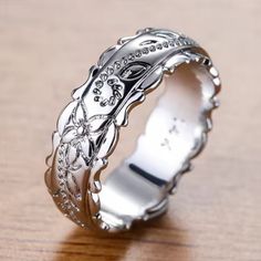 14 Karat White Gold Plated Floral Design Ring. Size: 5 Stamped: 14k Most Jewelry Items Are Not Tested, Unless It Is Specified In The Listing That It Has Been Tested, All Other Items Are Described Only By The Stamps And Markings, Which I Am Happy To Show Pictures Of. Floral Ring, Filigree Ring, Ring For Women, Womens Jewelry Rings, Floral Rings, Statement Rings, Women Men, Silver Plate, 925 Silver