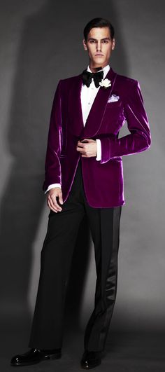 Tom Ford Velvet Suit, Dinner Outfit Men, Elegant Menswear, Latest Mens Wear, Dinner Party Outfits, Party Outfit Men, Prom Suit, Evening Suit, Formal Mens Fashion