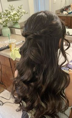 Hair Styles Hoco Half Up Half Down, Prom Hair Long Brown, Homecoming Hairstyles Braids Half Up, Fancy Hairstyles For Dances, Hair Half Up Half Down Quince, Elegant Hairstyles With Accessories, Homecoming Hairstyles Long Thick Hair, Braid Hairstyles Wedding Guest, Half Up Half Down For Prom