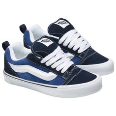 Vans Old School, Vans Men, 90s Men, School Vibes, Blue Vans, Shoes Vans, Chunky Shoes, 90s Nostalgia, Vans Shop