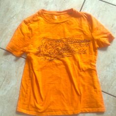 Nwot Sie 10 Orange Surfer T-Shirt Gap Graphic Print T-shirt, Gap Graphic Tee With Graphic Print, Gap Short Sleeve Graphic Print T-shirt, Gap Short Sleeve Graphic T-shirt, Gap Cotton T-shirt With Letter Print, Gap Graphic Tee With Letter Print, Gap Graphic Print Crew Neck T-shirt, Gap Graphic Tee With Screen Print, Gap Crew Neck Screen Print T-shirt