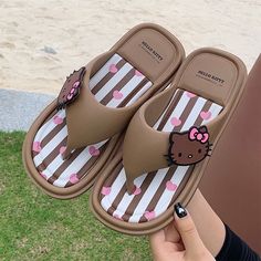 Tanned Hello Kitty Flip-flops💕 Shop now at GoodChoyice.com or click LINK IN BIO 🛍️ We ship worldwide.🙌 Follow @goodchoyiceoffcial for more kawaii lifestyle posts and order packaging content. ♡ ♡ ♡ ♡ ♡ #sanrio#kuromi#pochacco#cinnamoroll#mymelody#hellokitty#kawaii#hellokittycore#pompompurin#asmr#satisfying#gift#kuromicore#sanriogirl#hellokittyaddict#kuromiandmymelody#usa#phonecase Pochacco Cinnamoroll, Kawaii Lifestyle, My Melody Cinnamoroll, Order Packaging, Kitty Cartoon, Kuromi My Melody, Melody Cinnamoroll, Mom Outfit, Hello Kitty Cartoon