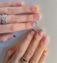 New Nail Trends, Minimal Nails Art, Hippie Nails, Fancy Nails Designs, Modern Nails, Green Nail Polish, Nails Now, Simple Gel Nails, Green Nail