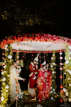 Traditional mandap design Bangladesh Wedding Decoration, Wedding Decorations Bengali, Bengali Wedding Mandap Decoration, Bengali Mandap Decoration, Bengali Wedding Decorations