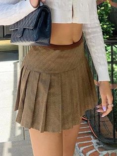 ⚡️Buy A-line Pleated Mini Skirt Brown M under $35.00 in Skirts Online. Style: Street. Color: Brown. Fabric Content: Polyester, Spandex. Fit Type: Slim fit. Length: Above Knee. Design: Pleated. ✓Free Shipping on all orders over US$69.