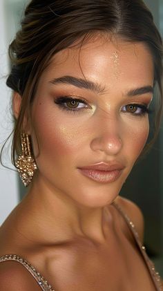 Discover the perfect bridal makeup looks. Explore stunning styles to enhance your natural beauty and radiate confidence on your special day.