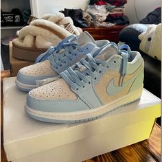 Great Condition Blue Nike Dunks, Nike Shoes Blue, Shoes Blue, Blue Nike, Nike Dunks, Nike Shoes, Nike Women, Athletic Shoes, Blue White