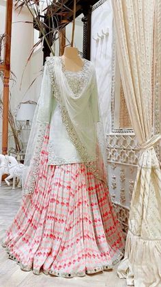 Bridal Wardrobe, Indian Suit, Indian Outfits Lehenga, Pakistani Dresses Casual, Mode Abaya, Indian Gowns Dresses, Pakistani Bridal Dresses, Indian Bridal Outfits