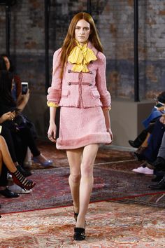 Royal Tenenbaums, Gucci Runway, Gucci Designer, Casual Bottoms, Royal Outfits, Retro Mode, Gucci Fashion, Crown Royal