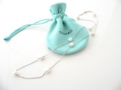 Tiffany & Co Pearl by the Yard Necklace Pendant Charm 19 In Chain Peretti Silver Luxury Formal Pearl Necklace With Chain, Formal Pearl Necklace With Chain, Luxury Pearl Necklace With Chain For Gift, Luxury Pearl Necklace With Chain As Gift, Tiffany Pearls, Tiffany And Co Necklace, Stunning Jewellery, Fine Jewellery Necklace, Silver Pearls