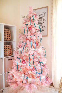 Explore creative ways to style a pink Christmas tree, adding a unique pop of color and festive charm to your holiday home setup. Pink Christmas Theme, Pink And Blue Christmas, Blue Christmas Decorations, Cashmere Christmas Tree, A Pink Christmas, Home Setup, Blue Christmas Decor, Pink Xmas