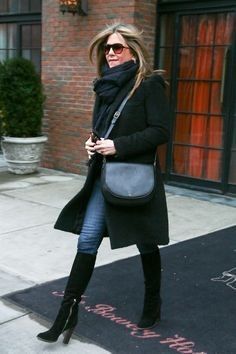 Outfit Botas, Outfit Elegant, Quick Outfits, Teacher Outfits, Jennifer Aniston