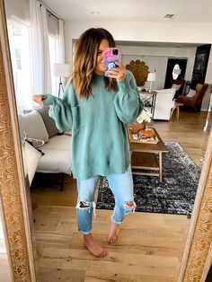 Cute Casual Outfits For Mid Size Women, Mom Jean Outfits Casual, Thanksgiving Outfit Aesthetic Comfy, Straight Jeans And Tennis Shoes Outfit, Size 12 Mom Outfits, Millineal Fashion, Mom Jean Teacher Outfit, Summer Rain Work Outfit, Mom Business Casual Outfits