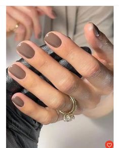 Fall Nail Ideas Natural Nails, Short Nails Gel Polish Classy, Matte Autumn Nails Short, Short Nails Ideas For Fall, Nude Fall Nails Short, Short Neutral Fall Nails, Short Classic Acrylic Nails, Fall Nude Nails 2024, Transitional Nail Color Summer To Fall