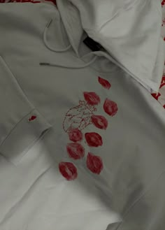 tiktok trend kisses hoodie embroided heart initial wear heart on the sleeve, real heart drawing embroidered red kisses white hoodie perfect present Christmas gift for her and him boyfriend present ideas red and white Christmas season spirit aesthetic cute inspo red lipstick Diy Hoodie Design For Boyfriend, Hoodie Ideas For Boyfriend, Kiss Hoodie Gift, Kissed Hoodie Ideas, Boyfriend Hoodie Aesthetic, Kiss Mark Hoodie For Bf, Hoodie With Kisses, Making My Bf A Kiss Hoodie