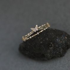 📌 Please Note: When adjusting the ring, please squeeze or expand the ring body slowly and gently. 💎 Materials: 18k Gold Plated over Solid Sterling Silver Base Cubic Zirconia 📐 Size: Adjustable Open Design - Size 5+ Solid Gold Band, Butterfly Ring, Vintage Butterfly, Dainty Ring, Vintage Diamond, Jewelry Pouch, Jewelry Gift Box, Free Jewelry, Gold Plated Jewelry