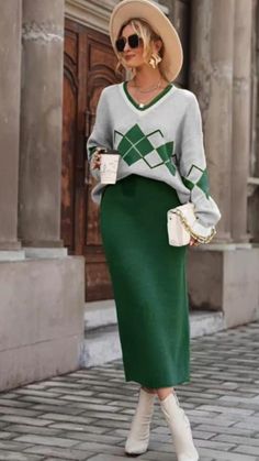 50 Fashion, Work Outfit, 50 %, Knitwear, Street Style, Knitting, Design