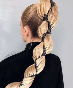 Fun Ponytails, Editorial Hair, Great Hair, Ponytail Hairstyles, Pretty Hairstyles, Hair Looks