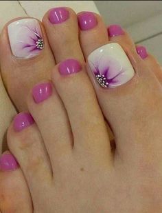 Pedicure Design, Pedicure Designs Toenails, French Pedicure, Pedicure Nail Designs, Toe Nail Color, Pretty Toe Nails, Summer Toe Nails, Cute Toe Nails, Pedicure Designs