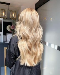 Golden Bombshell Hair, Bright Honey Blonde Hair, Blonde Hair With Blonde Highlights, Blended Blonde Balayage, Level 9 Blonde, Prom 2k24, Hair Extensions Blonde, Summer Blonde Hair, Beach Blonde