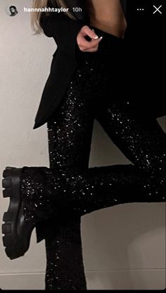 Glitter Themed Party Outfit, Glittery Pants, Nyc Nye, Taylor Swift Concert Outfit Ideas, Outfit Themes, Disco Outfits, Hslot Outfit Ideas, Sparkly Pants, Taylor Concert