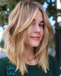 Medium Shag Hairstyles, Layered Thick Hair, Medium Shag Haircuts, Thick Hair Styles Medium, Textured Haircut, Low Maintenance Haircut, Bangs With Medium Hair, Low Maintenance Hair, Midlength Haircuts